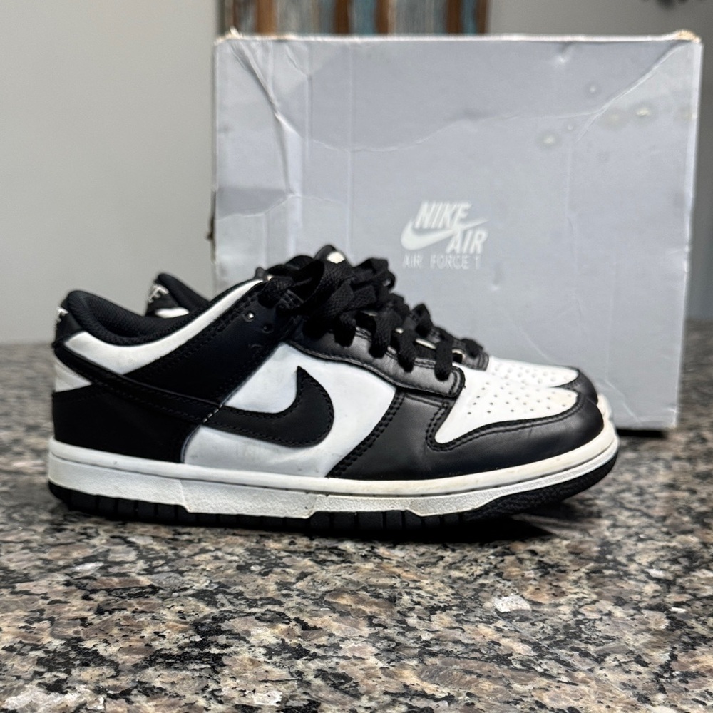Nike Air Force 1 LE Black and White Sneakers EUC 4.5 Y